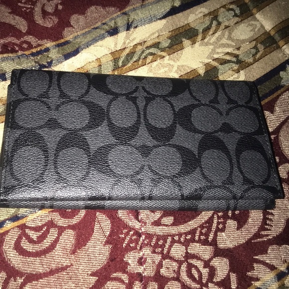 Coach wallet - Picture 1 of 3